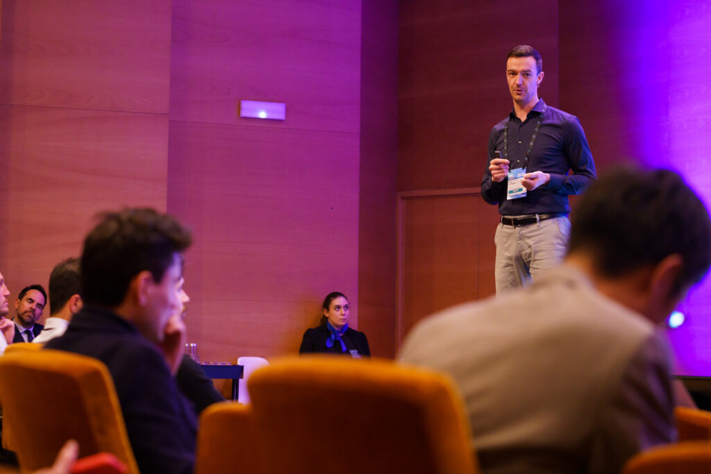 Mart  Duitemeijer, Managing Director, Business Development & Regulatory Affairs, Europe at VEIR pitching at ETC2025.