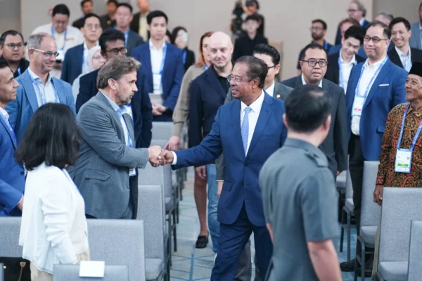 energy-tech-summit-asia-2026-01-vip-welcome-handshake Energy Tech Summit Asia 2026 – VIP welcome handshake